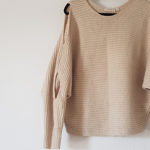 Cloth Sweater - Picture 3 of 3